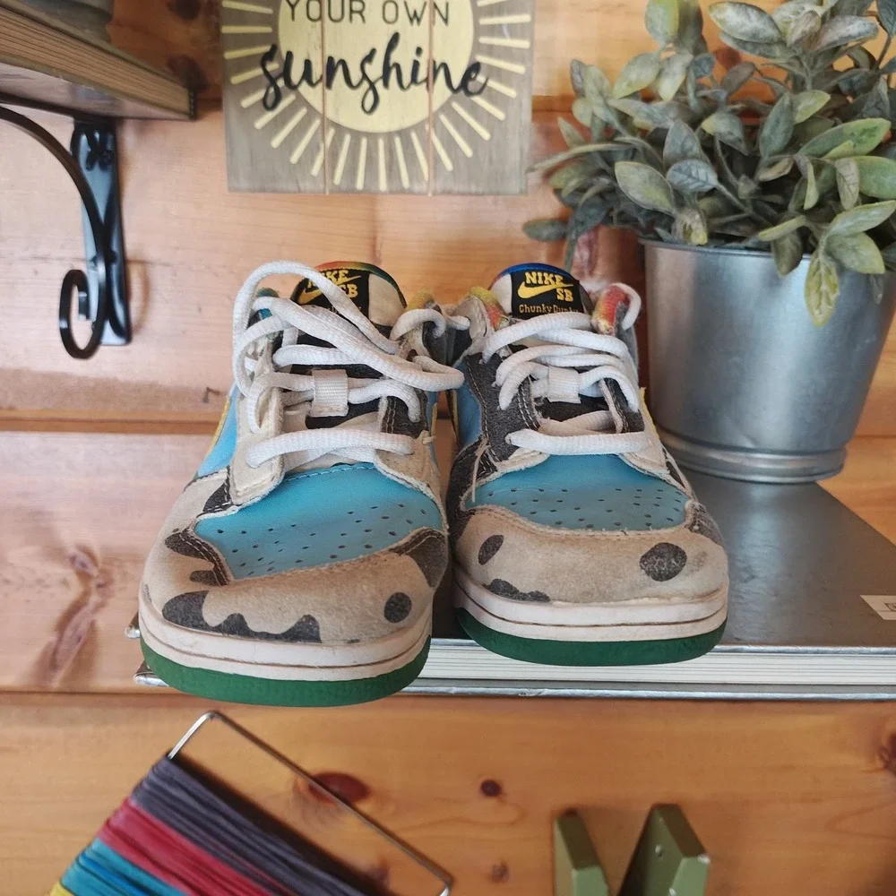 Kids' Nike SB Dunk Low Ben & Jerry's Chunky Dunky Shoes CU3244-100 Size 13C